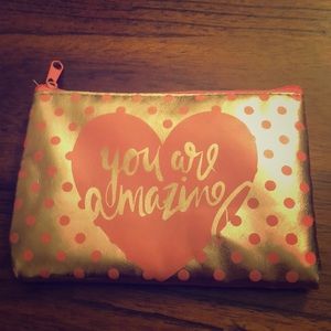 I’m sling a makeup bag